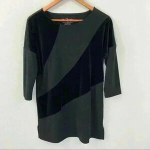 Chicos black 3/4 sleeve tunic w/mixed fabric